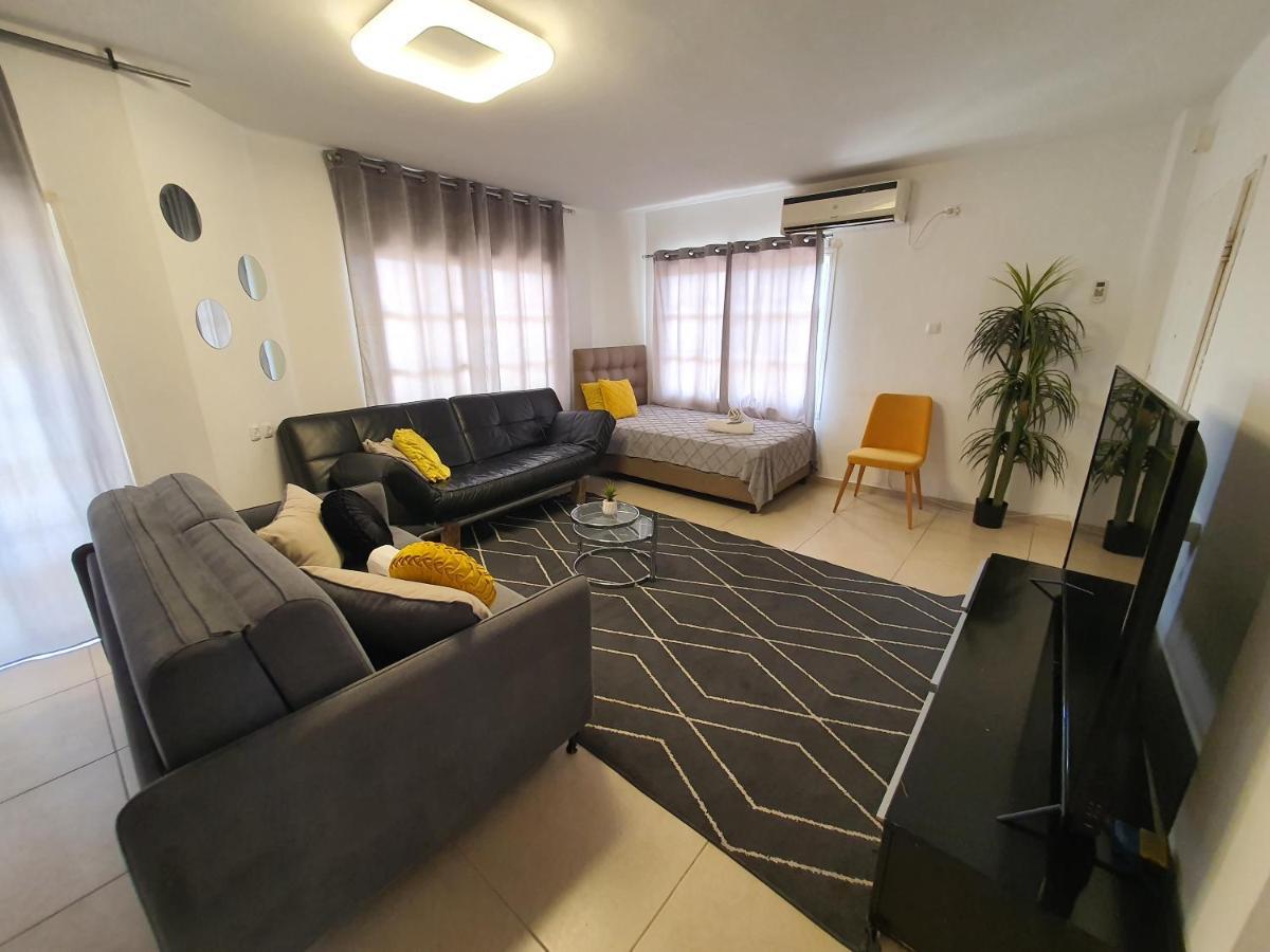 Barak Royal Suites 20 Garden Jacuzzi - ג'קוזי בחצר 埃拉特 外观 照片