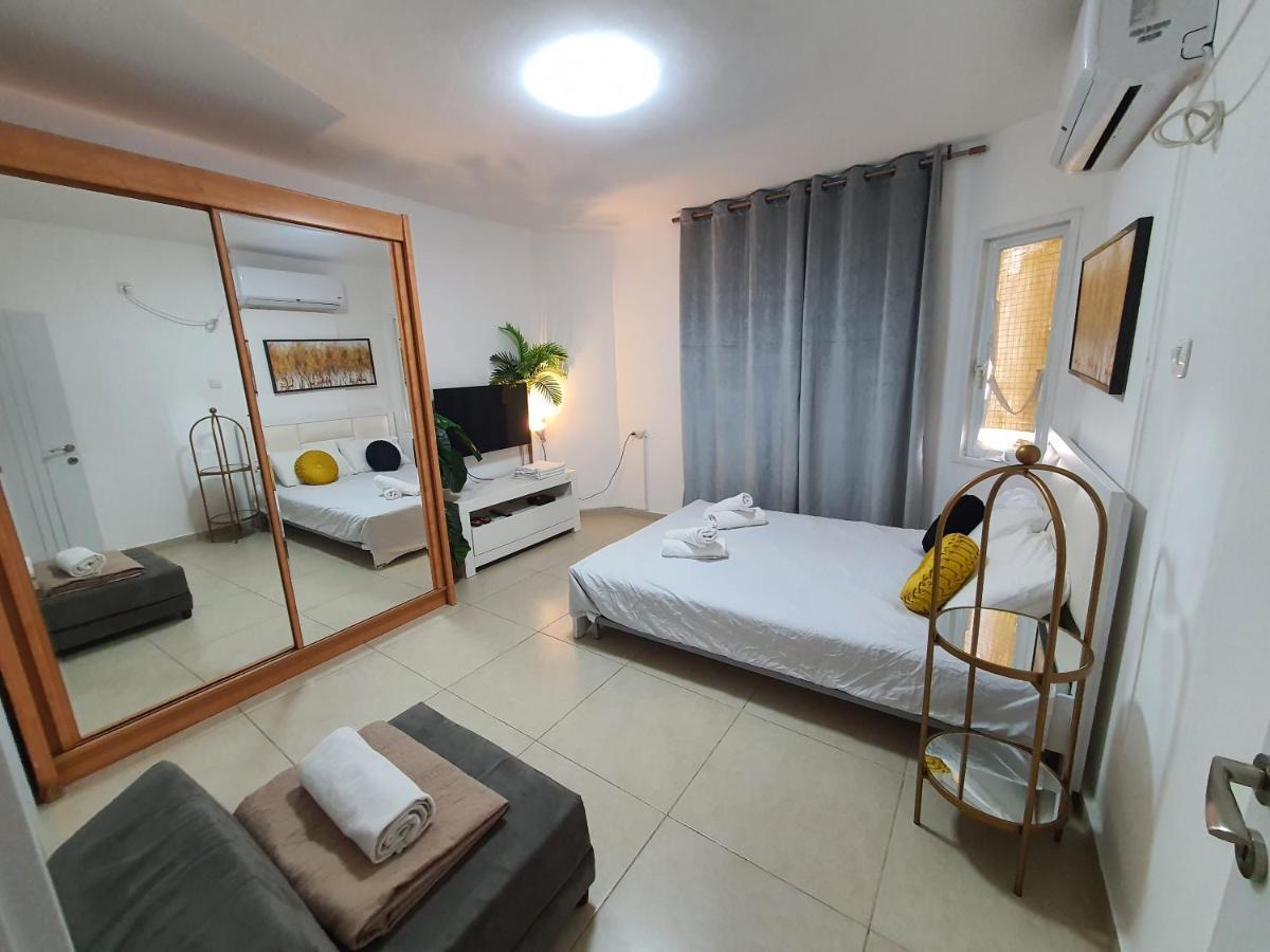 Barak Royal Suites 20 Garden Jacuzzi - ג'קוזי בחצר 埃拉特 外观 照片