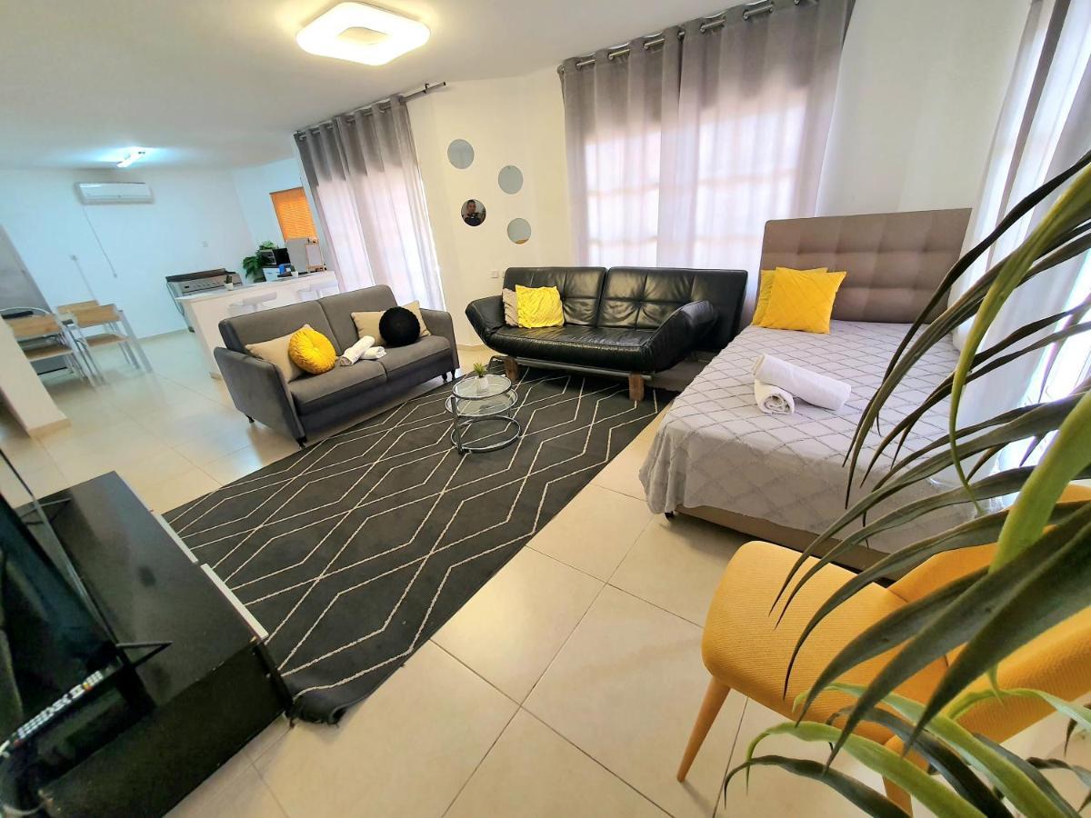 Barak Royal Suites 20 Garden Jacuzzi - ג'קוזי בחצר 埃拉特 外观 照片