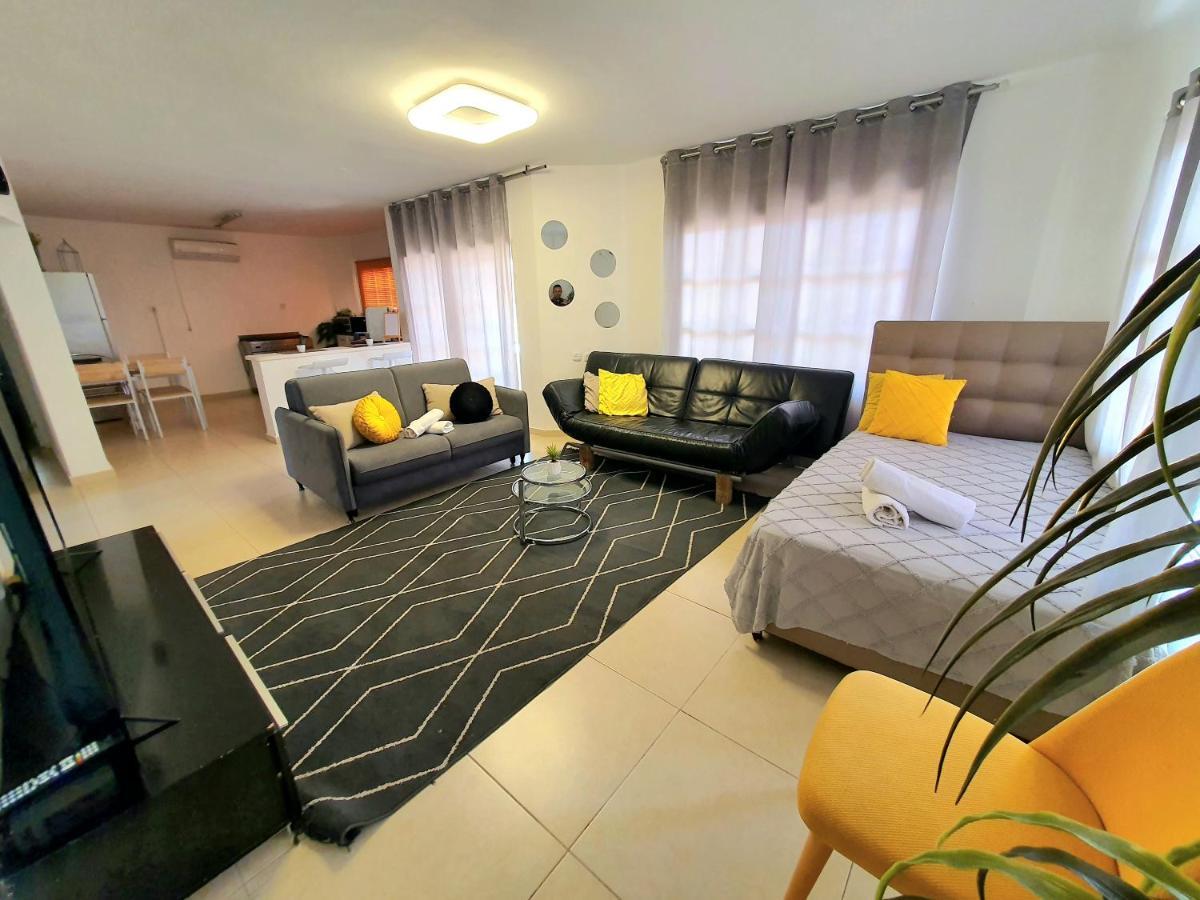 Barak Royal Suites 20 Garden Jacuzzi - ג'קוזי בחצר 埃拉特 外观 照片
